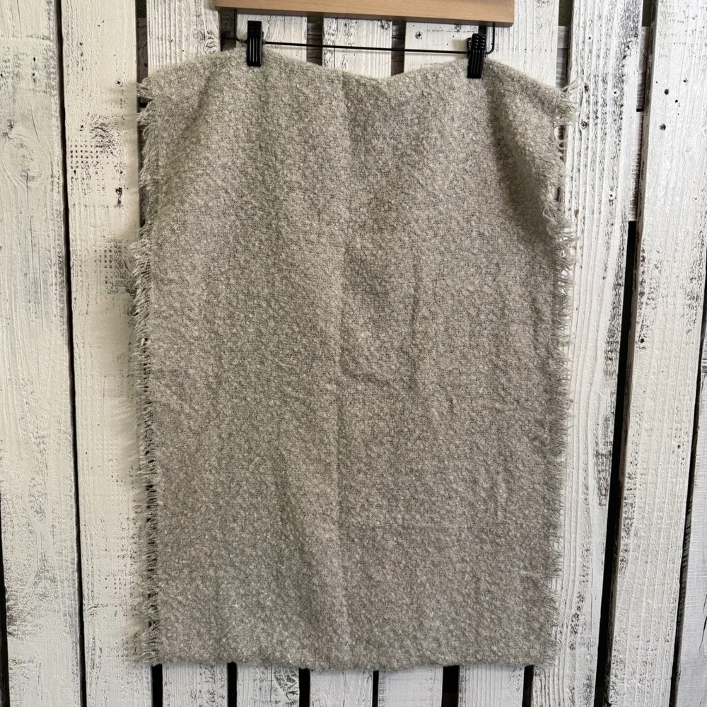 Gray Infinity Scarf Boucle‎ Knit Fringed Edges Acrylic Soft Warm Winter